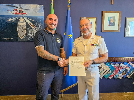 Consegnata licenza ai nuovi allievi ormeggiatori - News - Foto 9 - Gruppo Ormeggiatori e Barcaioli del Porto di Civitavecchia