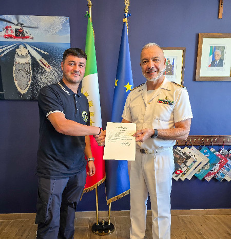 Consegnata licenza ai nuovi allievi ormeggiatori - News - Foto 7 - Gruppo Ormeggiatori e Barcaioli del Porto di Civitavecchia
